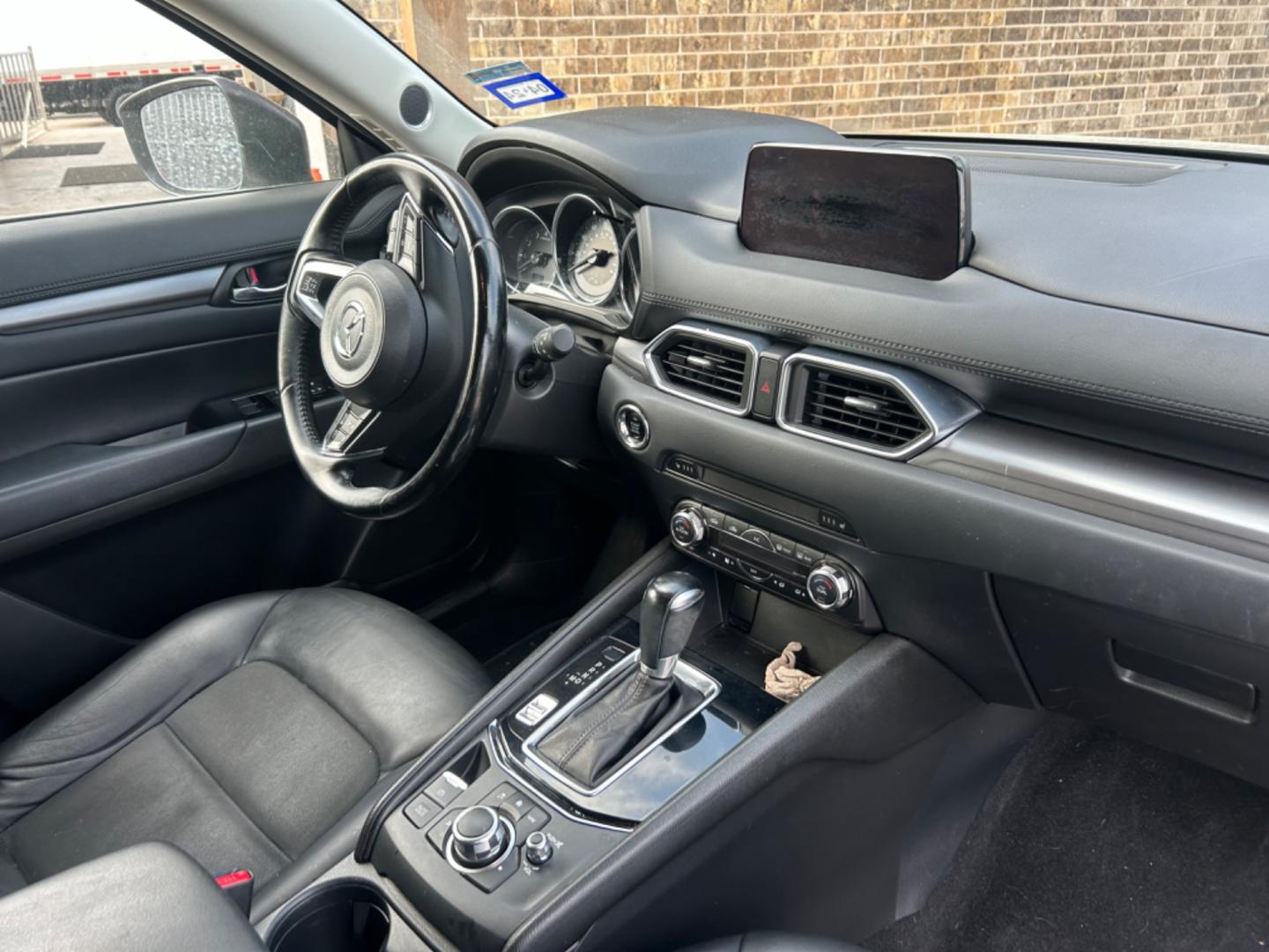 2017 Grey Mazda CX-5 (JM3KFACL8H0) , located at 1687 Business 35 S, New Braunfels, TX, 78130, (830) 625-7159, 29.655487, -98.051491 - Photo#9